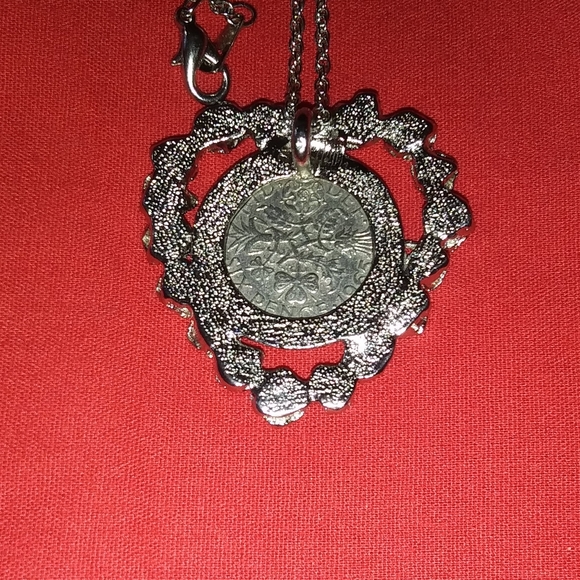 Sixpence 80% silver coin heart of Rose w/necklace - Picture 2 of 8